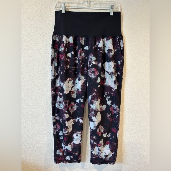 Lululemon Women’s Kara Blossom Tranquil Cropped Pant - 10 - Picture 1 of 8